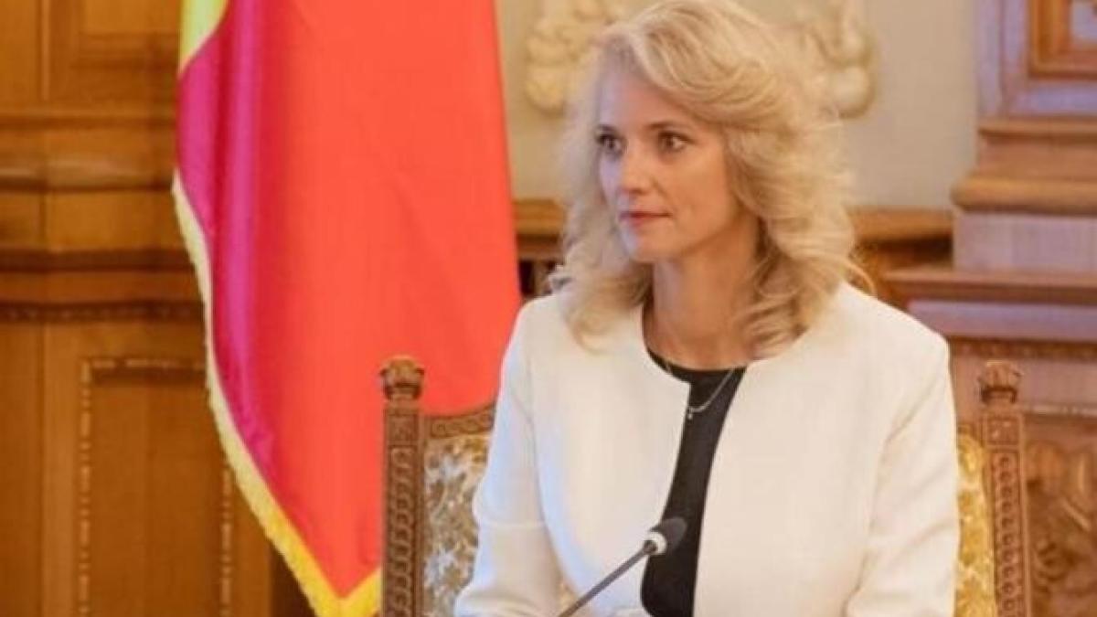 alina-gorghiu-vrea-mai-multe-femei-in-viata-publica---avem-nevoie-de-o-legislatie-care-sa-impuna-un-procent-relevant_41201000