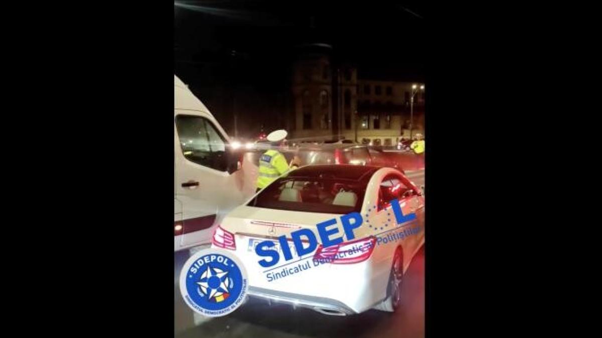 mercedes-politisti-bucuresti_76292100