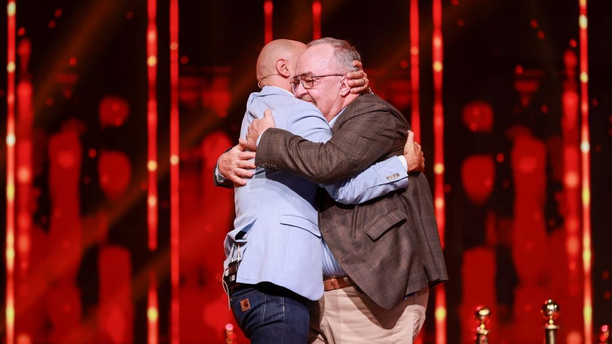 teo--emotionat-de-tatal-sau--pe-scena-iumor-te-iubesc-si-sunt-mandru-de-tine-4_71417200