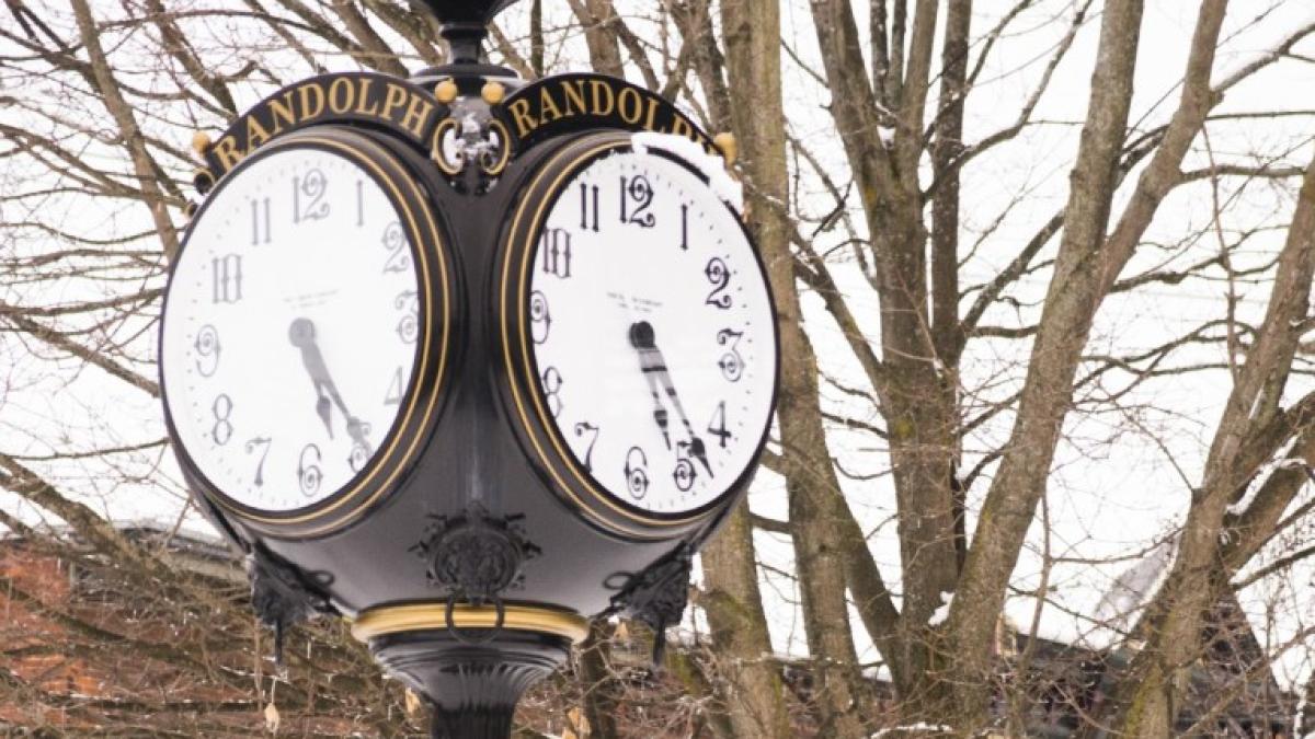 psihologul-radu-leca-explica-cum-ne-afecteaza-trecerea-la-ora-de-iarna_13855700