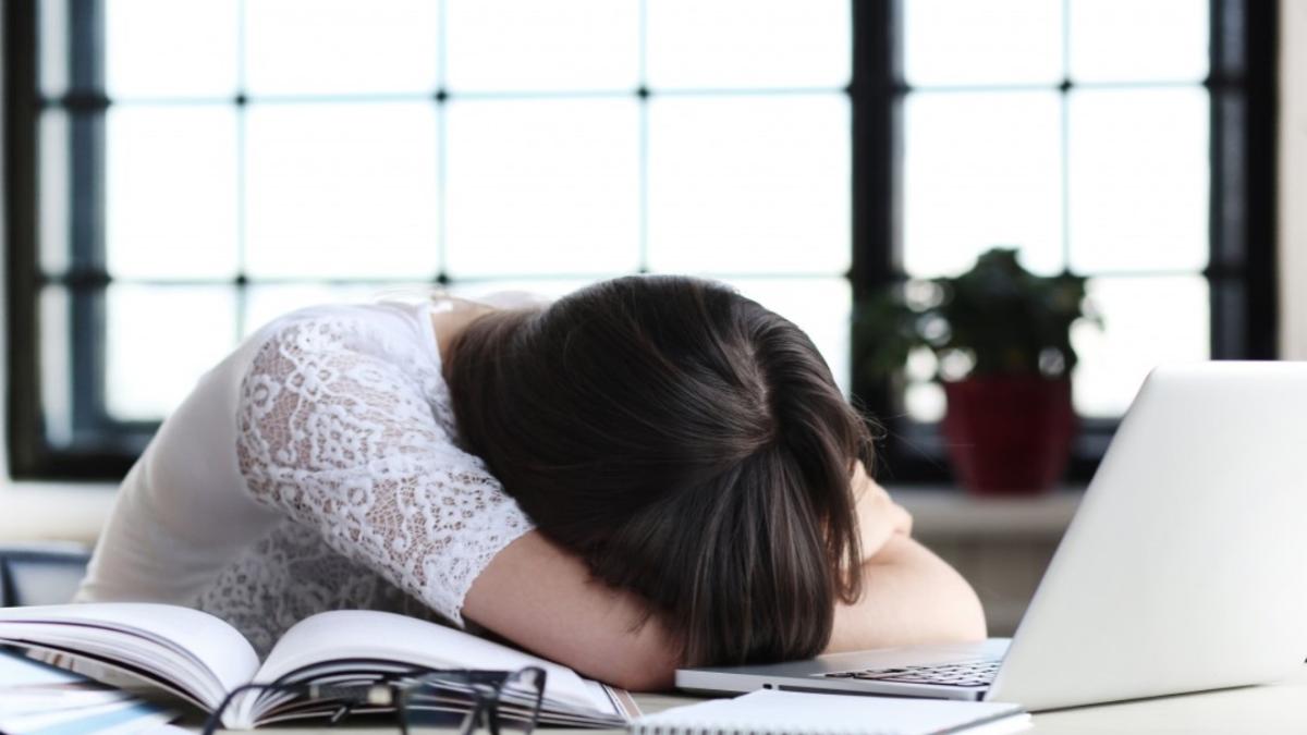 tinerii-adulti--mai-obositi-decat-cei-cu-varsta-de-doua-ori-mai-mare--bulai--exemplu-cu-proprii-studenti_53403900