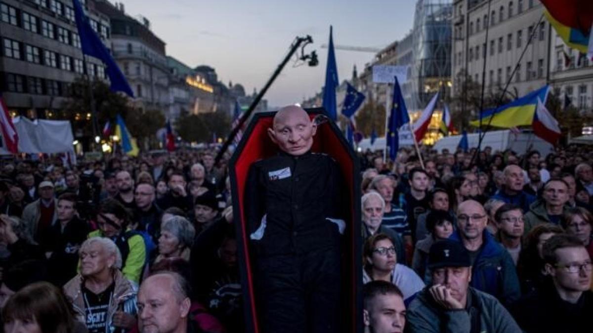foto-cehii-pro-europeni-si-pro-nato-au-iesit-in-strada-pentru-ucraina-2_67012400