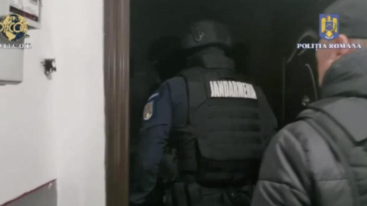 42-de-perchezitii-in-iasi-la-doua-clanuri-de-camatari-peste-50-de-persoane-vatamate_85751900