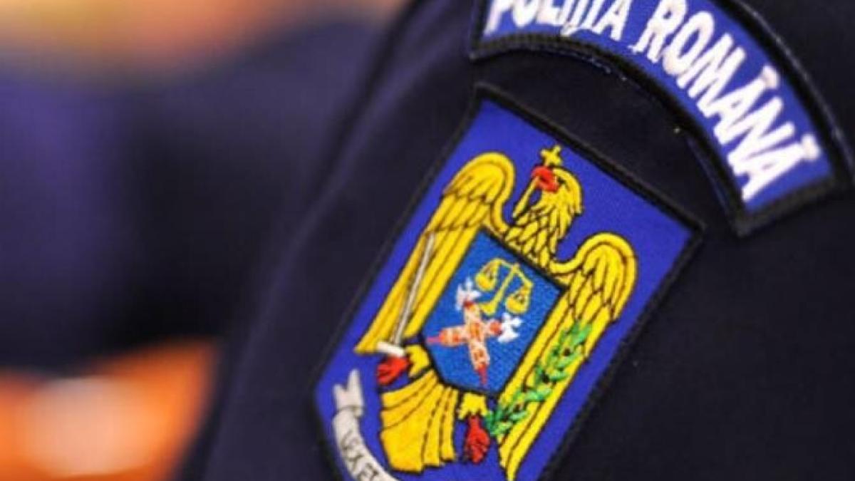 elevi-minori--perchezitionati-abuziv--in-timpul-orelor-de-curs--unui-copil-cu-autism-i-s-a-facut-rau_87910800