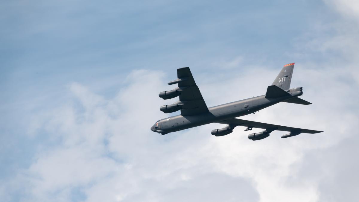 sua-muta-6-avioane-b52-in-australia_40495100