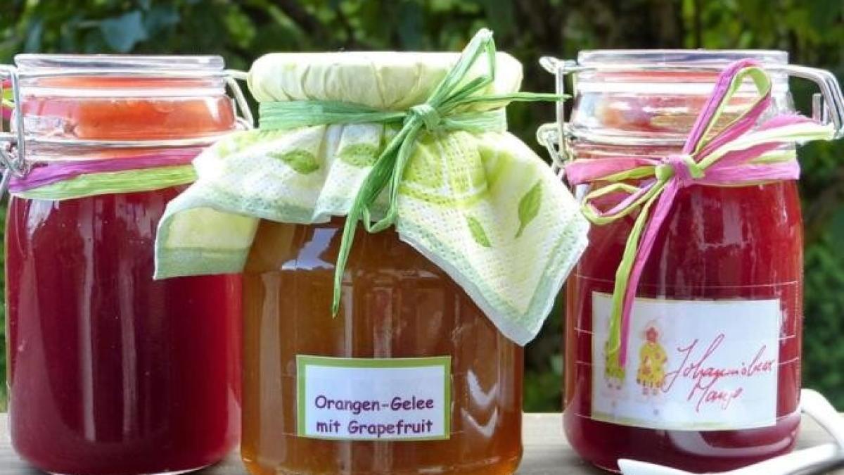 cel-mai-simplu-si-mai-eficient-mod-de-a-indeparta-etichetele-de-pe-borcanele-de-sticla_21733800