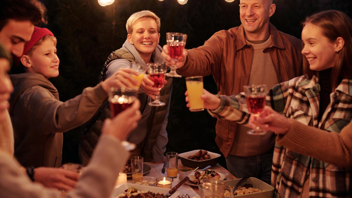 bauturile-care-pot-genera-formarea-de-cheaguri-de-sange--aproape-toata-lumea-le-consuma_42655500