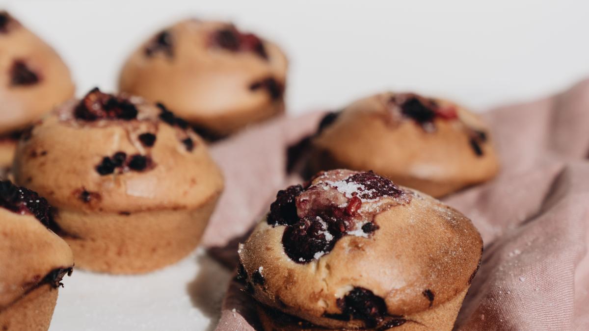 briose-cu-visine-cea-mai-buna-reteta--le-poti-prepara-chiar-si-de-sfintii-mihail-si-gavriil_22330900