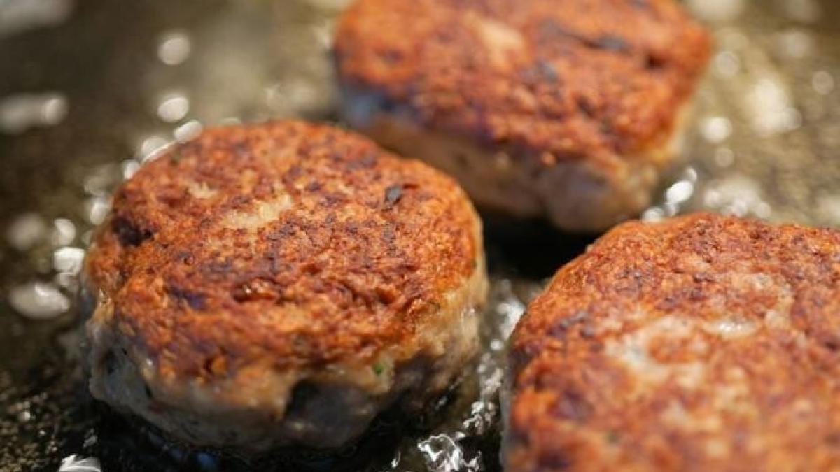 chiftelute-italienesti-din-doua-tipuri-de-carne-si-parmezan--nu-ati-mancat-niciodata-ceva-mai-bun_81321200