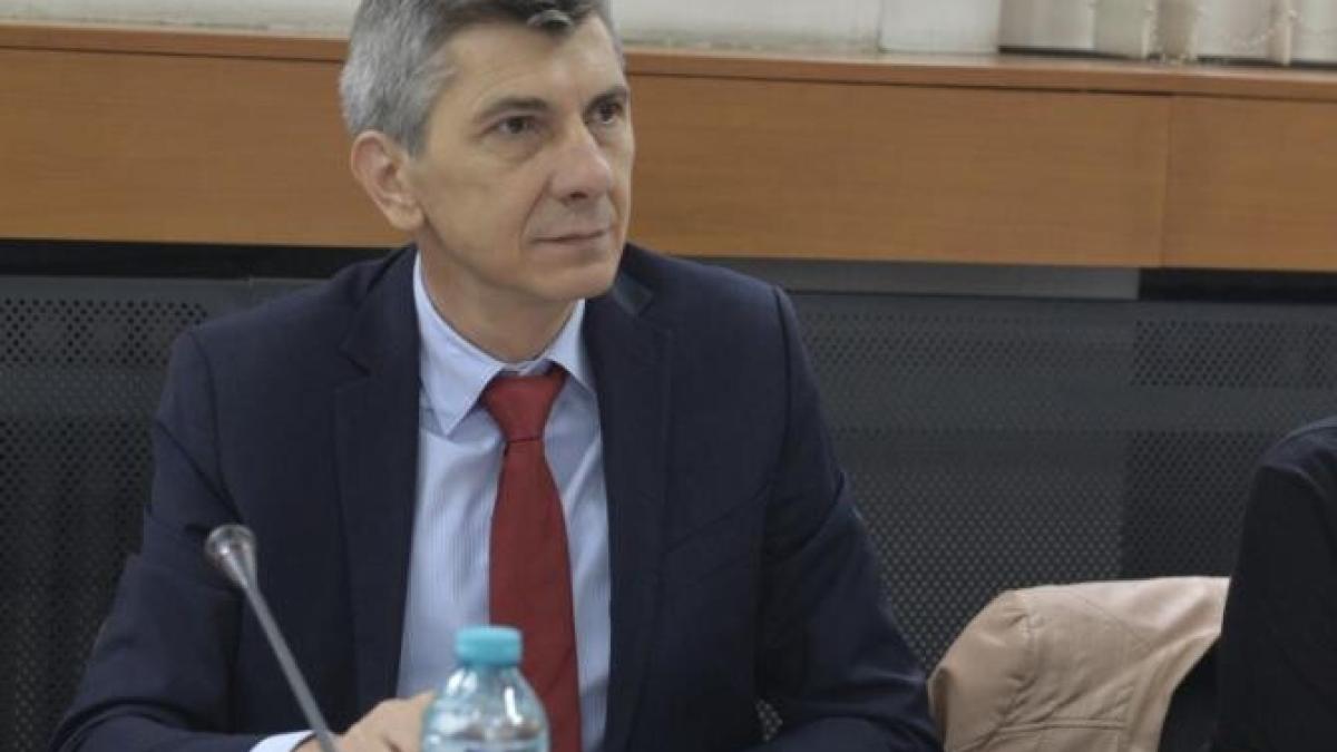 petru-dandea--la-dcnews_38491500