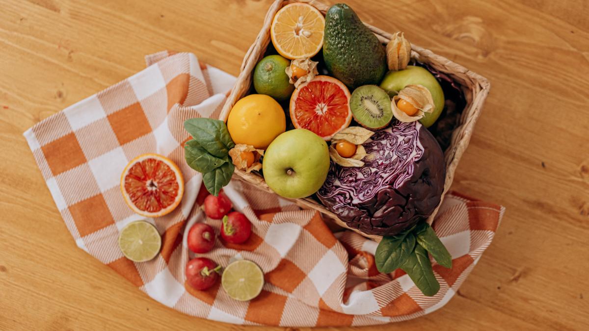 cinci-fructe-care-te-ajuta-sa-slabesti-ofera-rapid-senzatia-de-satietate-si-poate-ajuta-la-eliminarea-grasimii-de-pe-burta_94045800