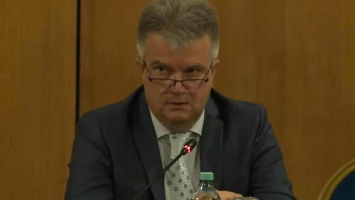 contrabanda-cu-tigari--marcel-mutescu--director-general-la-autoritatea-vamala-romana-dupa-intrarea-in-schengen--va-fi-dificil-sa-ii-mai-prindem_74367300