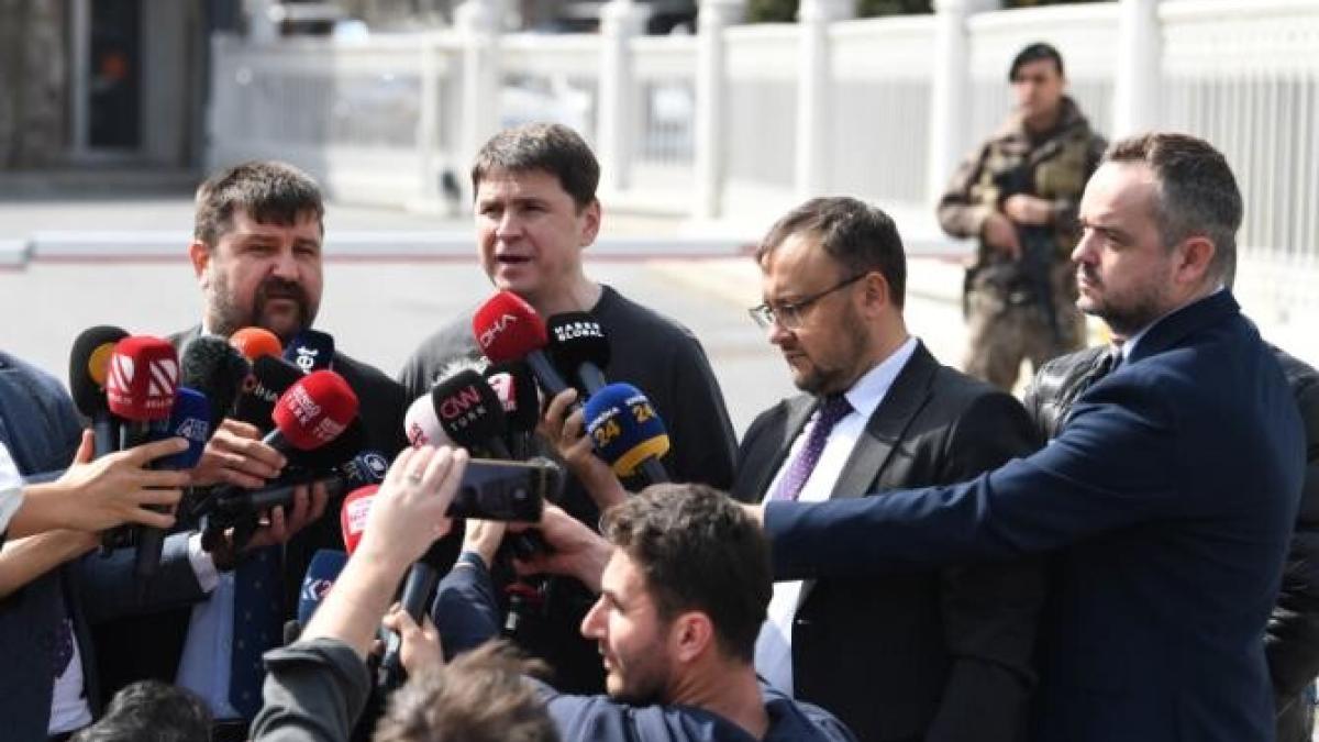 rasturnare-de-situatie--ucraina-anunta-ca-trupele-ruse-inca-nu-s-au-retras-din-herson-si-crede-ca-putin-ar-putea-pregati-o-capcana_39623700