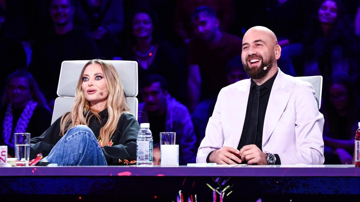 vio-alaturi-de-delia-in-juriul-iumor-episod-12_21264200