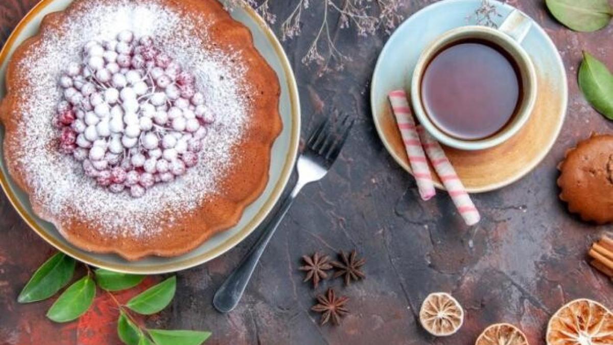 chec-de-cafea--fara-oua-si-fara-unt--amesteca-bine-toate-ingredientele-si-desertul-e-gata-in-cinci-minute_02293200