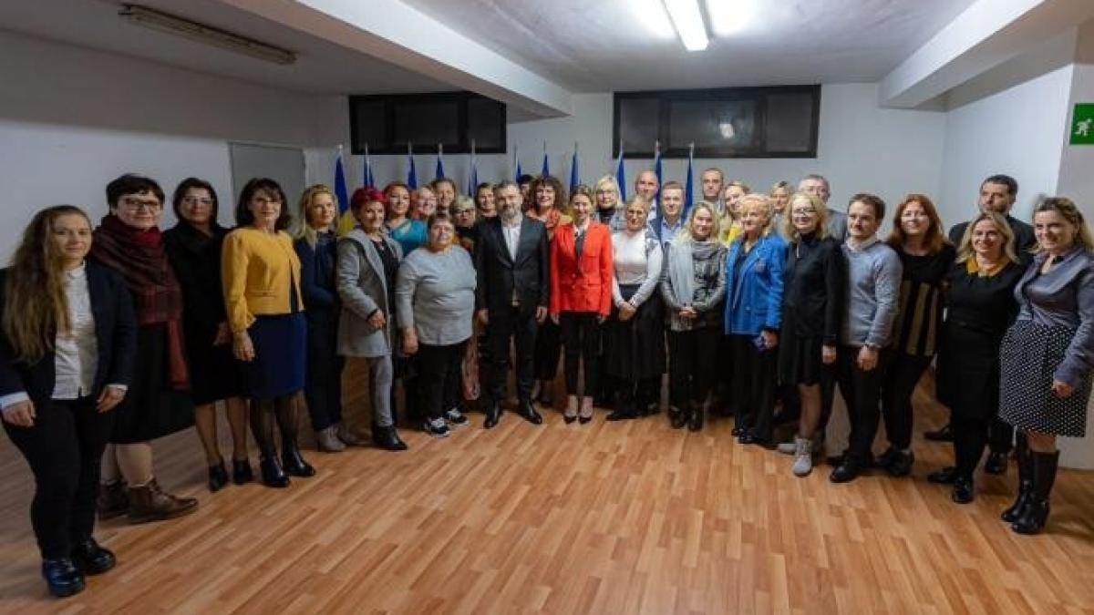 secretarul-de-stat-gheorghe-carciu-s-a-intalnit-cu-romanii-din-italia_83380700