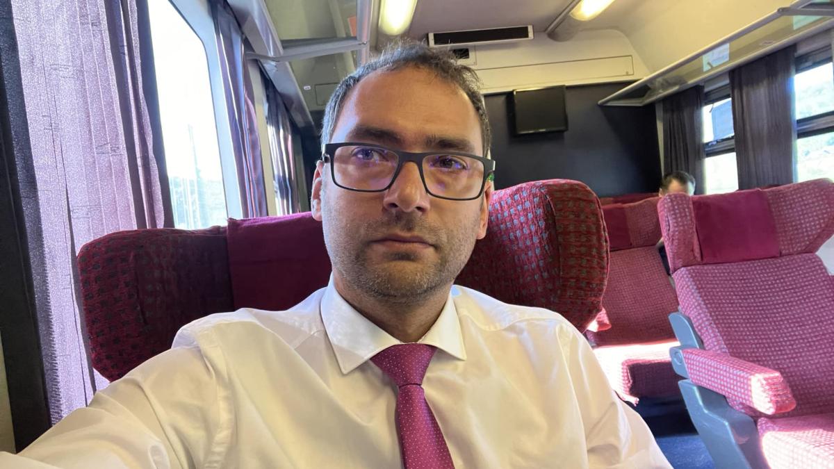 si-mai-radeau-de-dancila-usr--gafa-uriasa-ce-nu-stia-deputatul-victor-ilie-despre-protestanti-si-protestatari_28836700