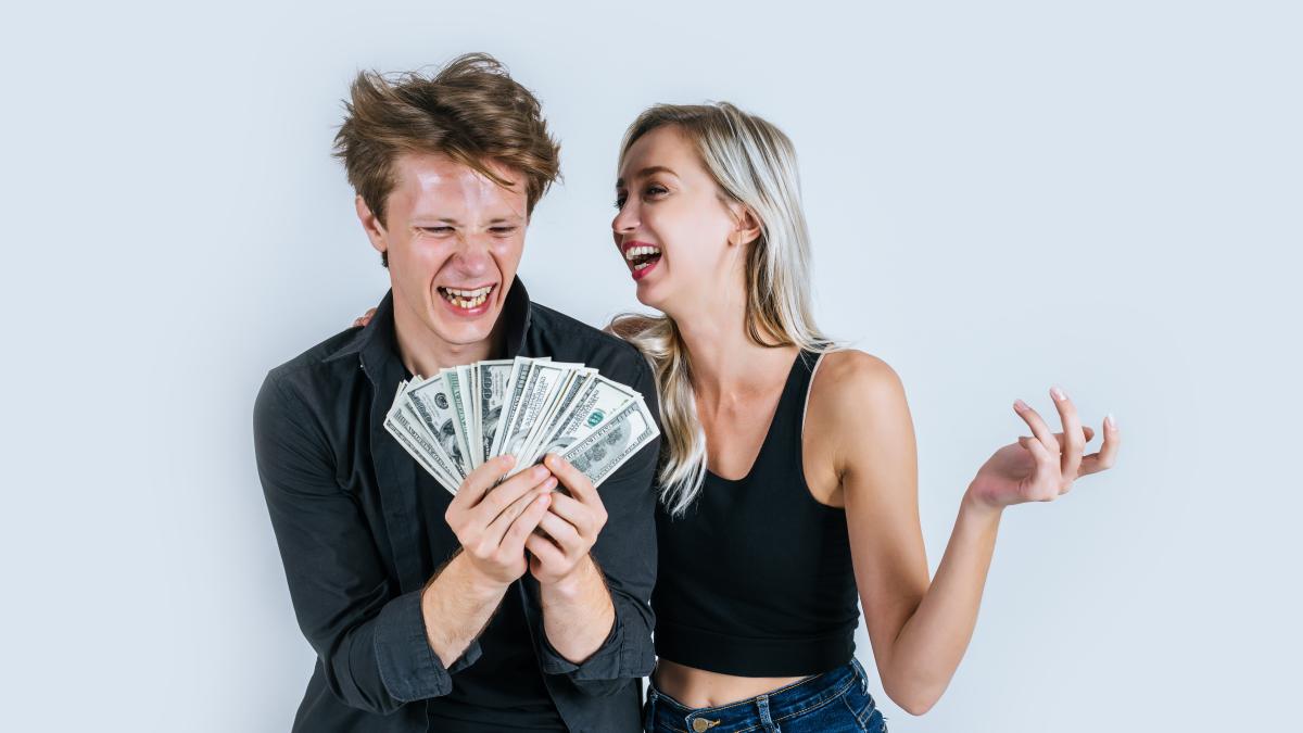 tineri-bani_58451000