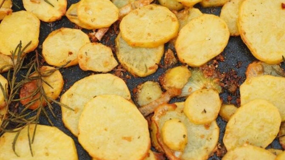 nu-ai-mancat-niciodata-cartofi-atat-de-moi-si-gustosi--reteta-simpla-pentru-o-garnitura-de-exceptie_05117900