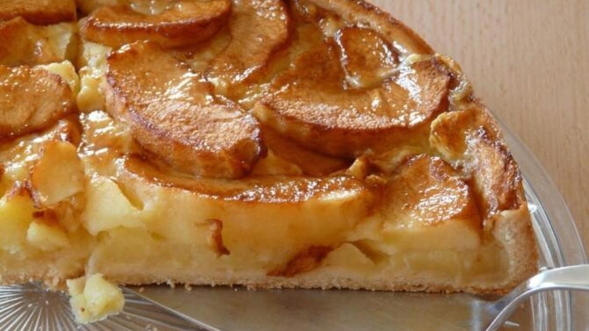 cea-mai-simpla-si-delicioasa-placinta-cu-mere----se-topeste-in-gura-si-se-prepara-repede_43116000