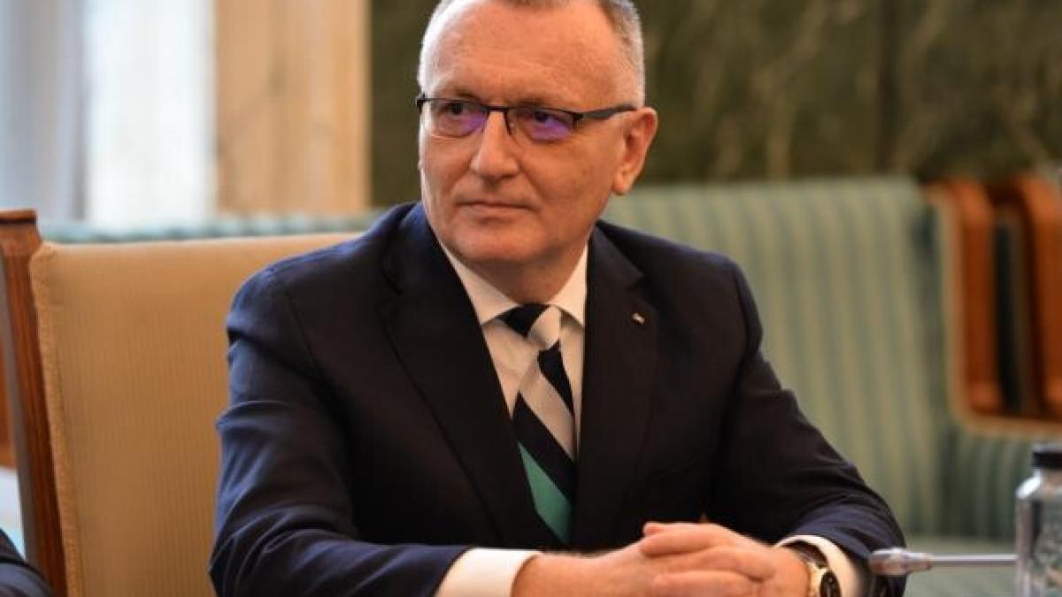 cimpeanu--acuzat-de-plagiat--prezinta-rapoartele-expertilor-am-respectat-uzantele-universitare-si-normele-de-etica-si-deontologie-profesionala_51126700