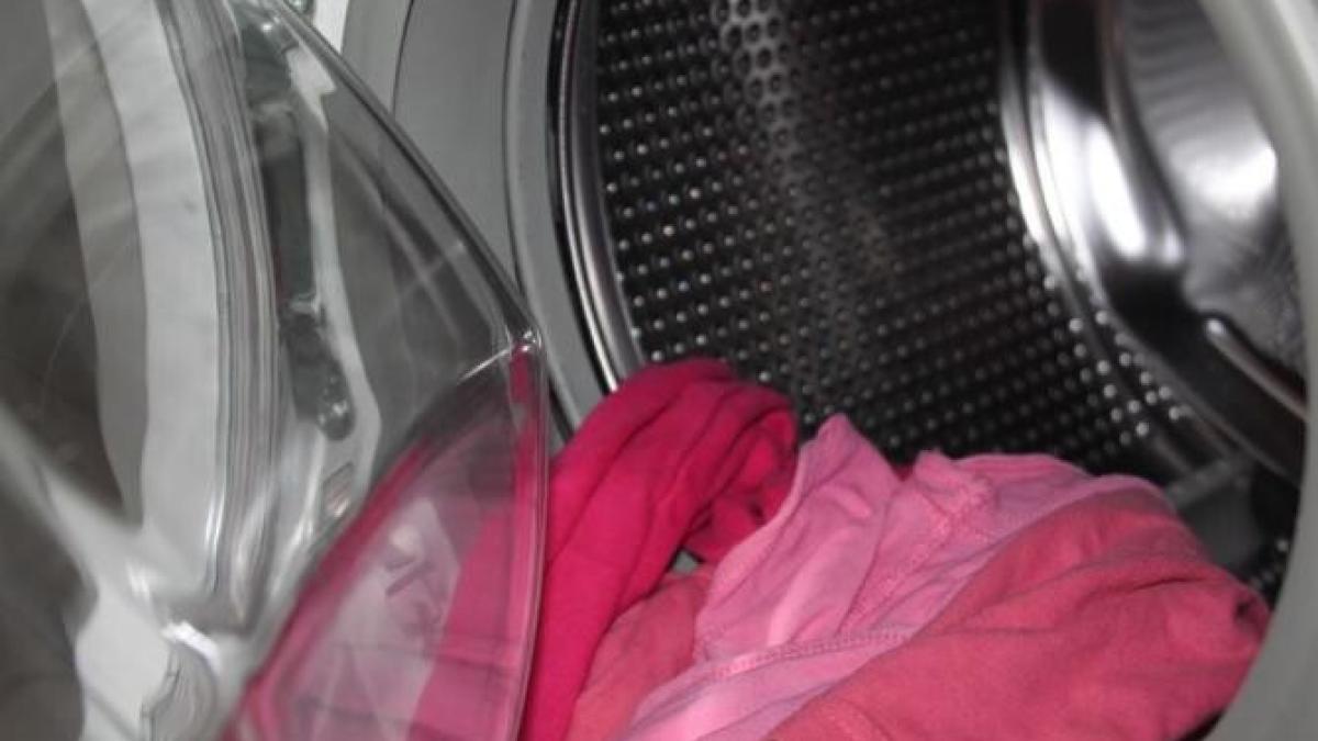 daca-faceti-acest-lucru--toata-murdaria-va-iesi-imediat-din-masina-de-spalat--o-metoda-eficienta_37464400