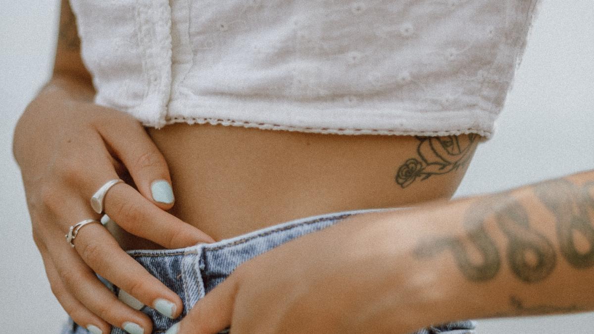 cum-scapi-usor-de-grasimea-de-pe-burta--patru-trucuri-pe-care-le-poti-folosi-dimineata_02180900