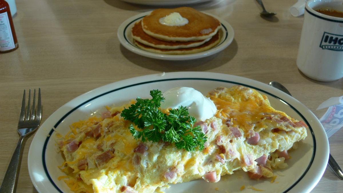 mic-dejun-omleta-taraneasca--reteta-delicioasa_52002900