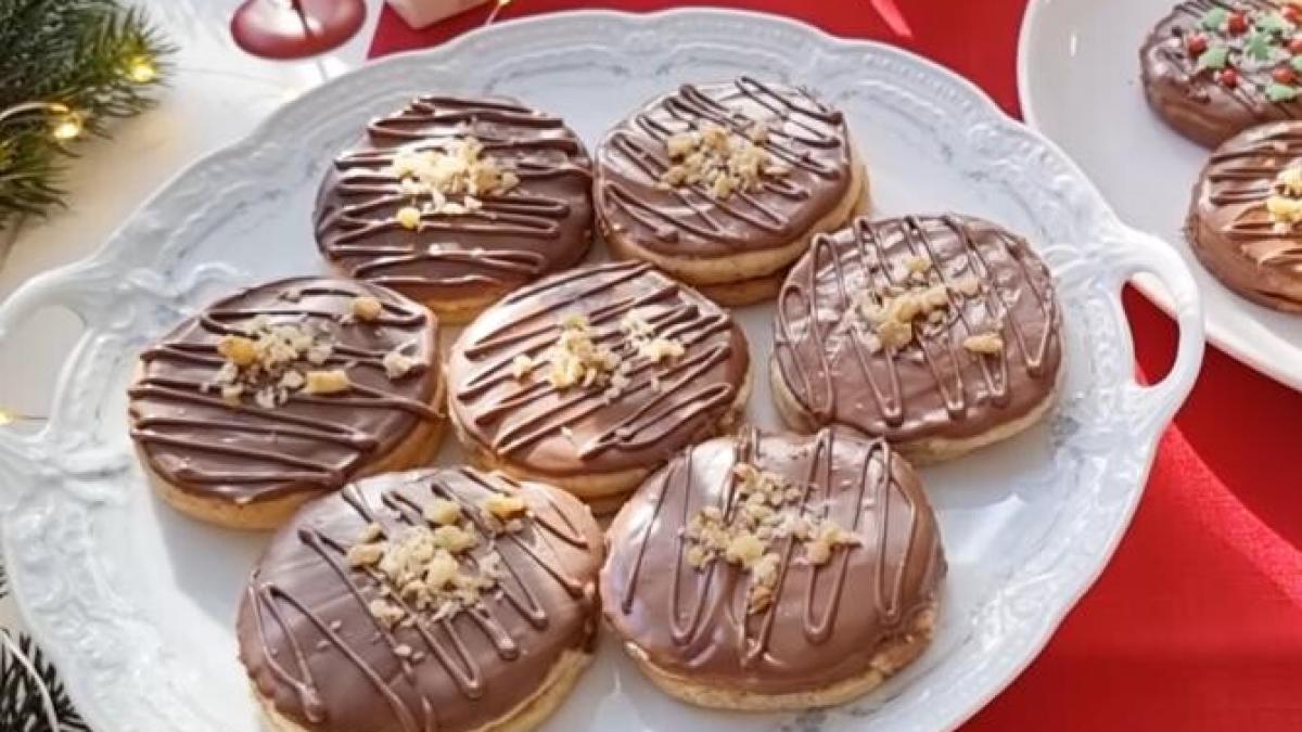 islere-cu-nuca-si-crema-de-ciocolata--reteta-veche-pentru-craciun_19207200