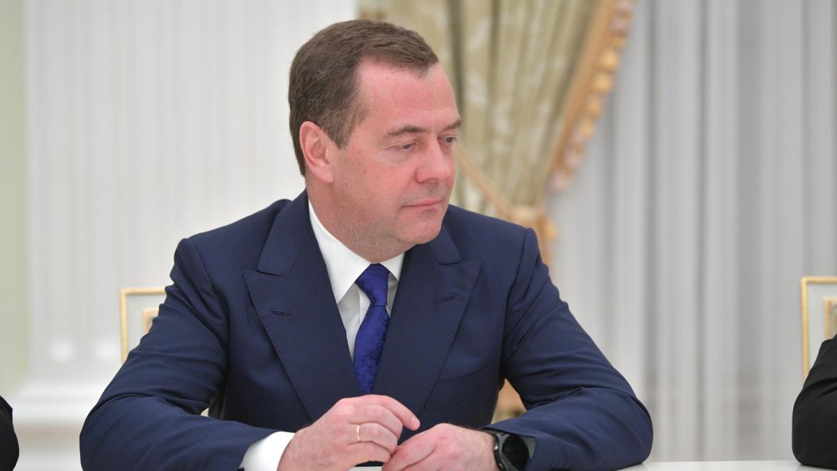medvedev-rusia-delor-total-kiev_54975900