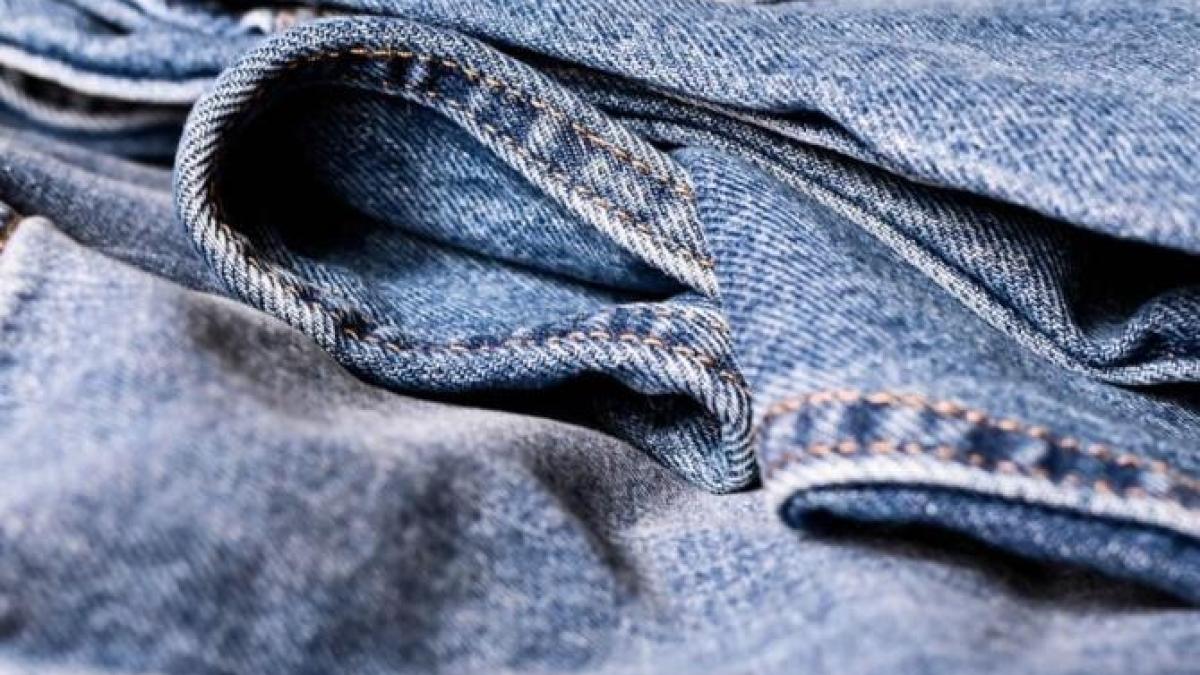 ce-trebuie-sa-faci-inainte-de-a-spala-blugii--greseli-pe-care-le-fac-majoritatea-gospodinelor_42629900