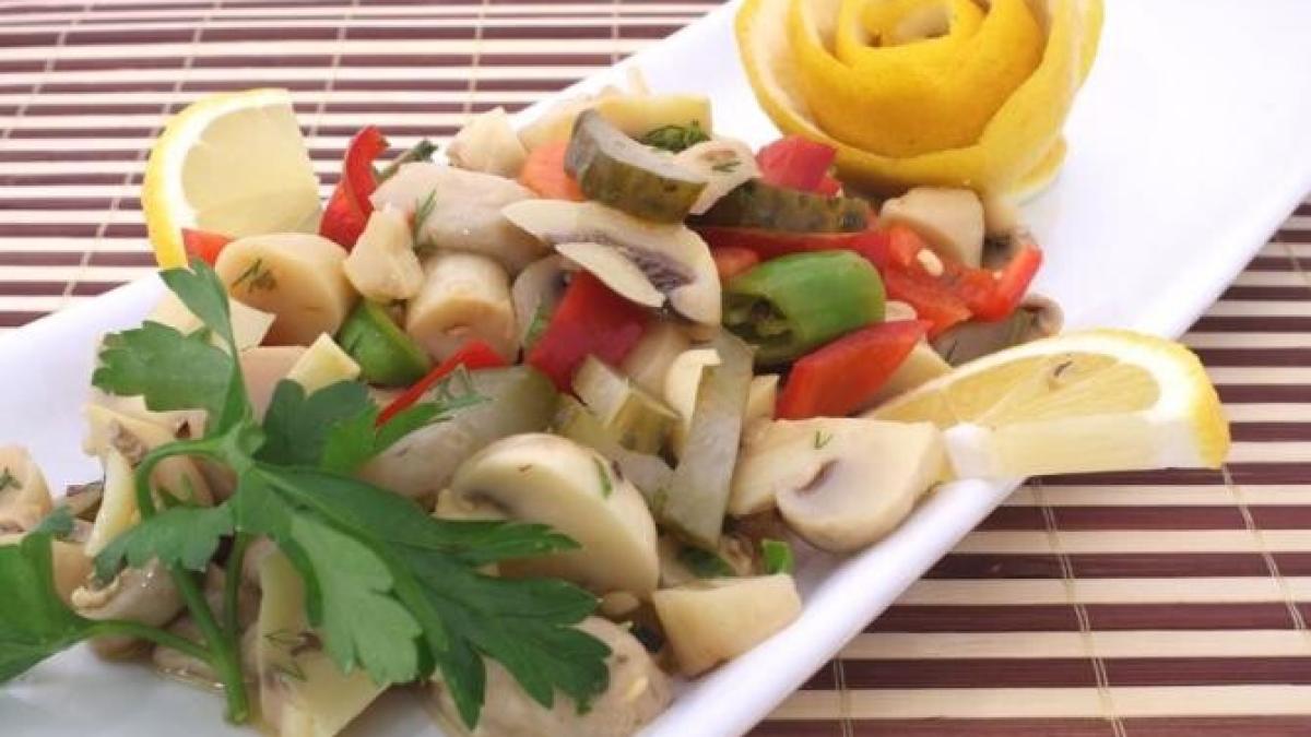 salata-delicioasa-din-produse-simple--fara-carne--are-un-gust-senzational-de-bun_86928000