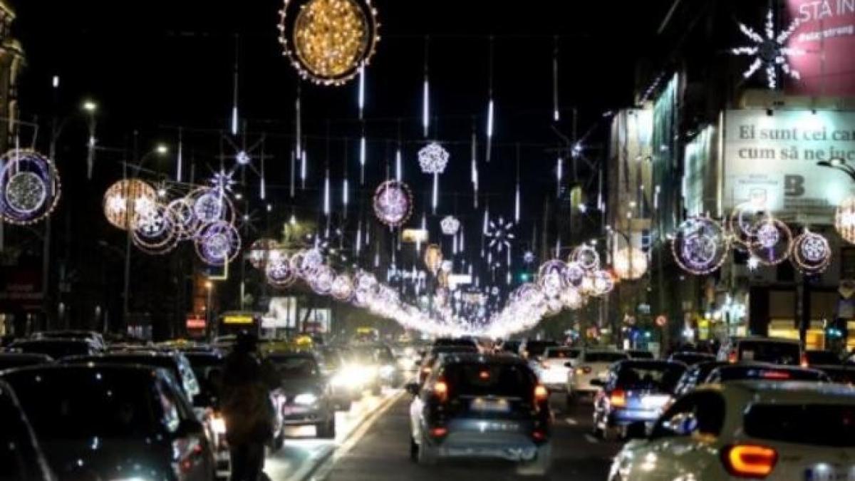 luminile-de-sarbatori-s-au-aprins-in-sectorul-3--autoritatile-au-impodobite-si-bulevardele_98648000