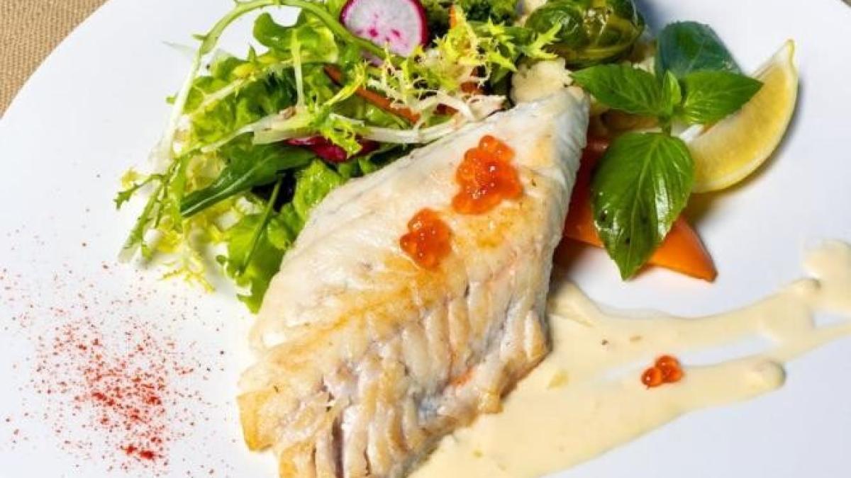 luati-cel-mai-ieftin-peste-si-coaceti-l-infasurat-in-lipii--va-fi-mai-gustos-decat-in-restaurante_54083800