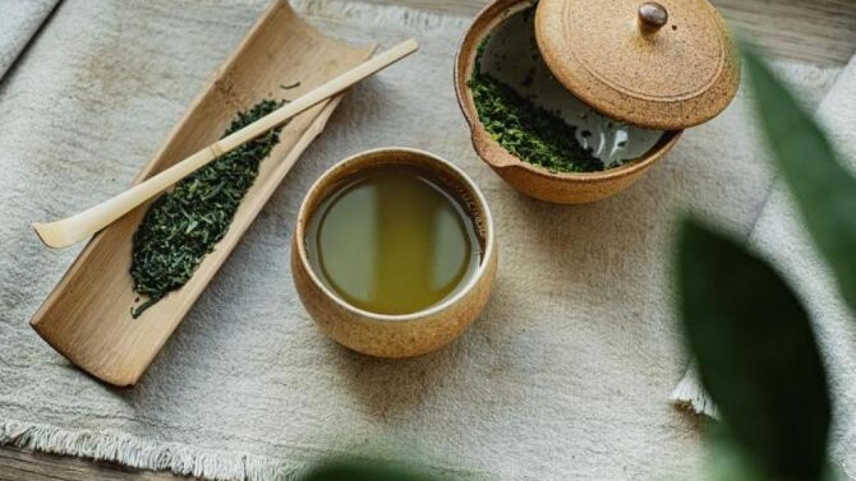 ceaiul-verde-nu-poate-fi-preparat-cu-apa-clocotita--ii-distruge-gustul-si-proprietatile-utile_54752900