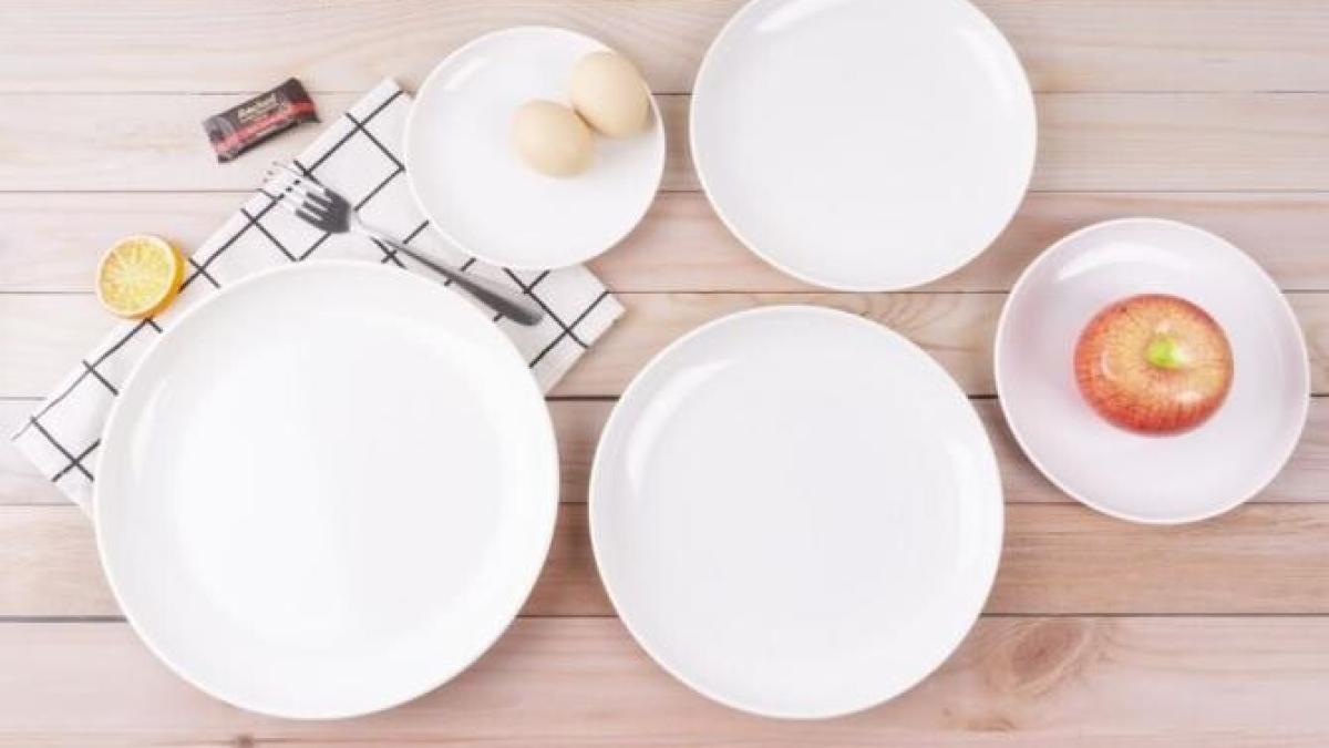 farfuriile-si-cestile-vor-fi-din-nou-perfect-albe--metoda-originala-de-curatare_72772300