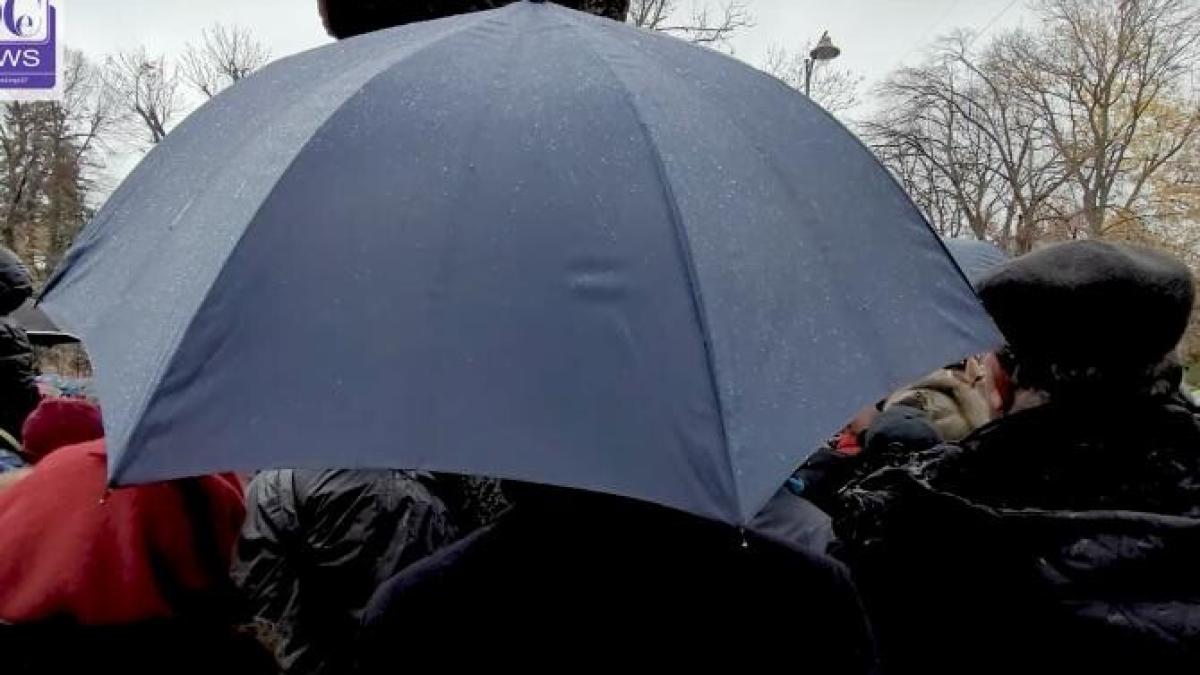 1-decembrie-2022--parada-din-bucuresti--stricata-de-ploaie--ce-nu-s-a-vazut-la-tv_10722200