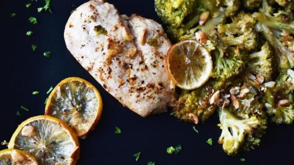 pieptul-de-pui-se-usuca-cand-este-copt--doua-ingrediente-secrete-vor-face-carnea-suculenta_20910300