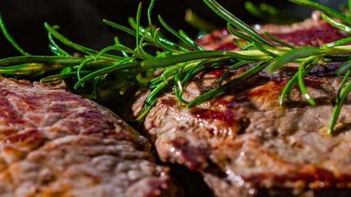 ce-trebuie-sa-pui-in-cuptor-pentru-ca-friptura-sa-fie-suculenta--trucul-bucatarilor-cu-experienta_12418700