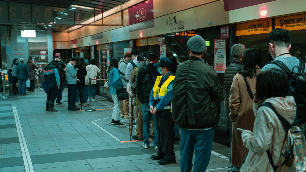 criza_coada_paradox_pxl_16564500