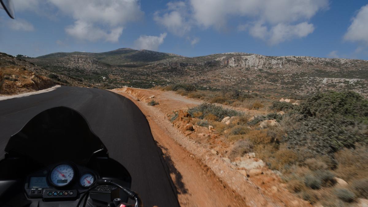 roman-america-de-sud-pe-motocicleta_07866900