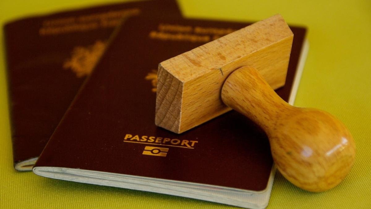 chirieac-explica-cum-i-am-imblanzit-pe-austrieci-in-2001--cand-nu-voiau-sa-circulam-fara-vize--ioan-rus-l-a-sunat-pe-ion-tiriac_04229900