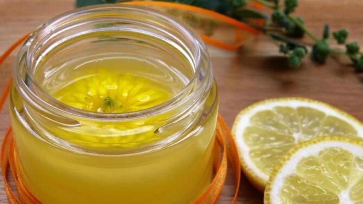 nu-aruncati-cojile-de-lamaie--puneti-le-intr-un-borcan-si-preparati-un-ulei-esential-minunat_01740700