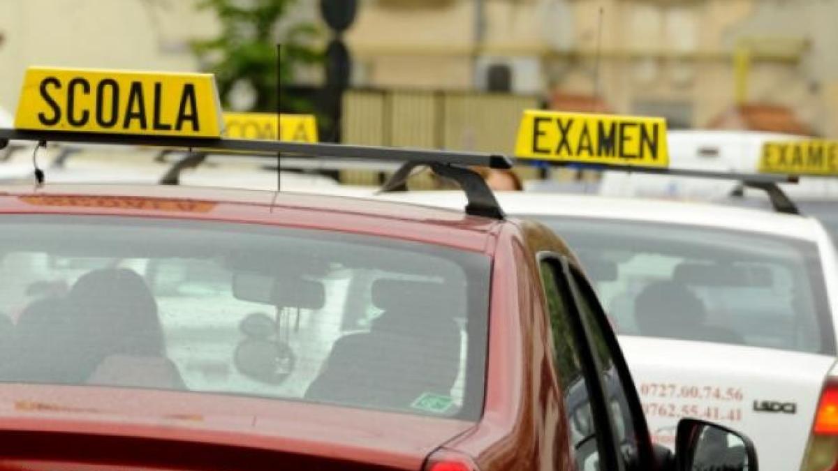 culmea-tupeului--un-tanar-din-vrancea-a-venit-sa-dea-examenul-de-permis--desi-era-beat_74850400