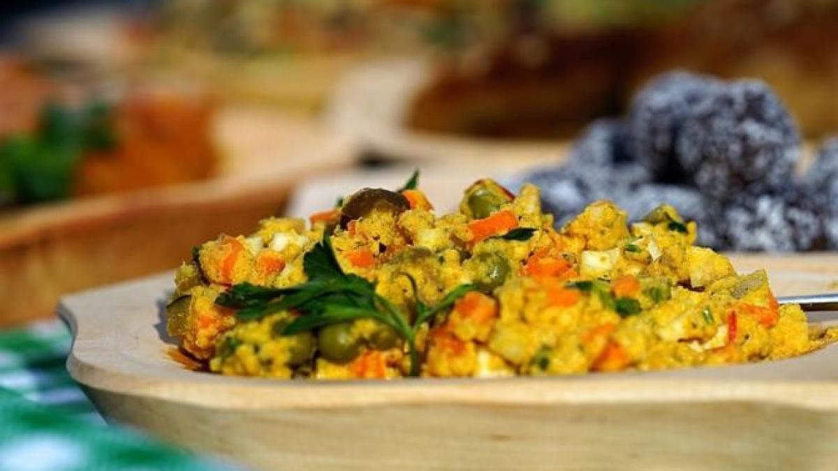 sondaj-de-opinie--sase-din-zece-romani-pun-mazare-in-salata-boeuf--alte-70prc--prefera-salata-boeuf-cu-pui_83768700