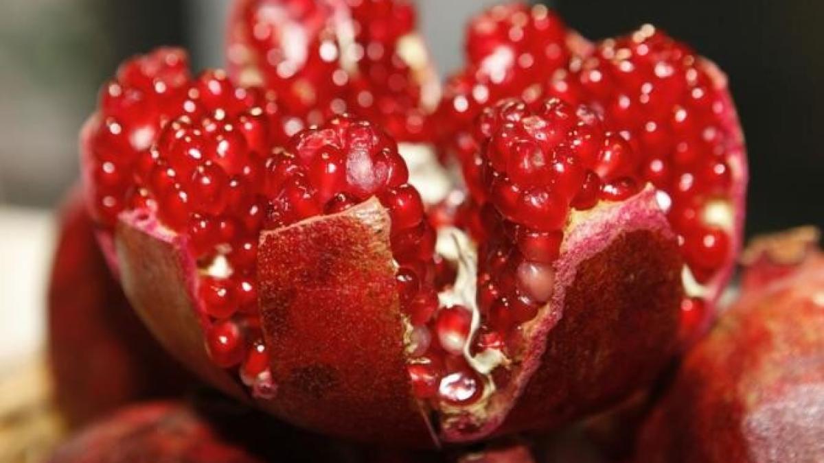 dulceata-de-rodii--fara-zahar--perfecta-pentru-cei-care-sunt-la-dieta--reteta-simpla-si-rapida_87547700