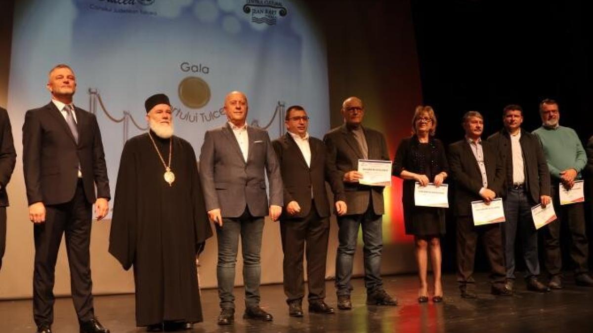 gala-sportului-tulcean-cei-mai-buni-sportivi-tulceni--premiati-de-consiliul-judetean-tulceaprc-c2prc-a0-1_14463200