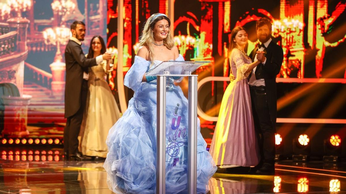 doina-teodoru-o-impresoneaza-pe-cenusareasa-editia-speciala-iumor-gala-de-poveste-18-decembrie-2022_99818700