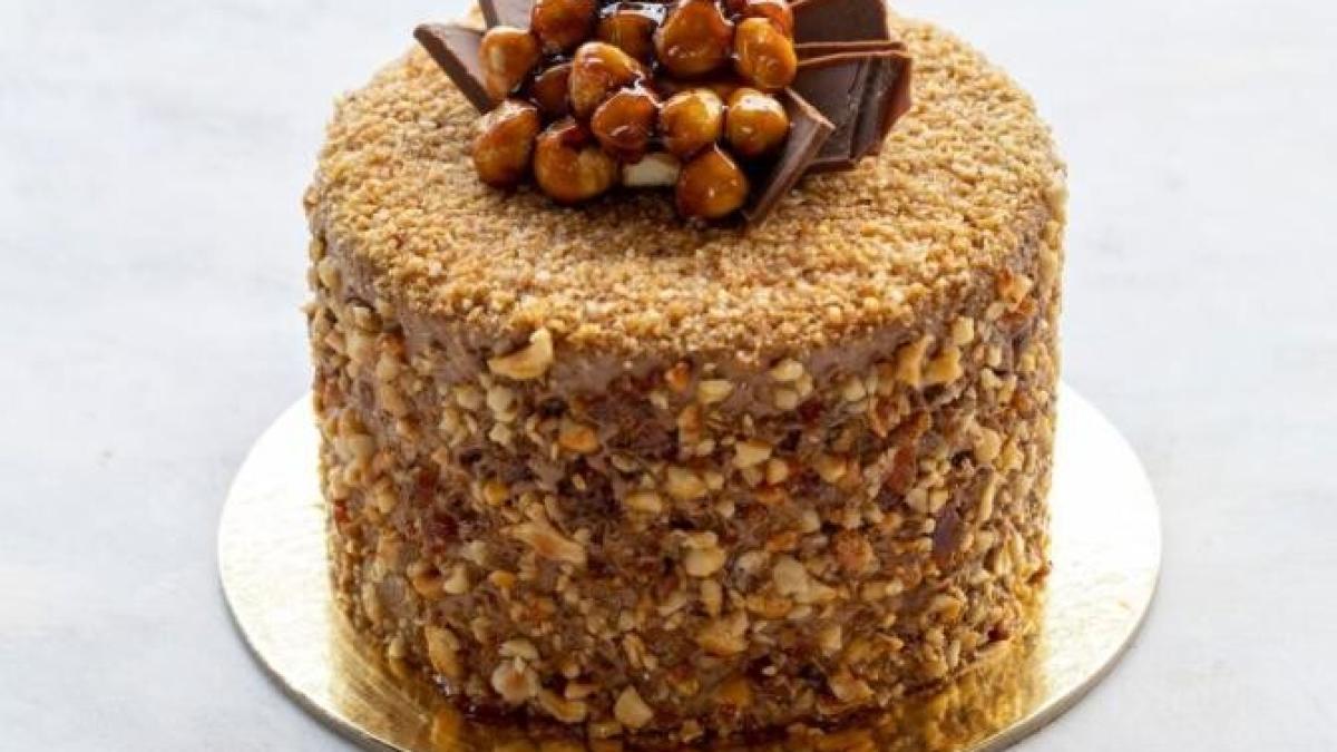 tort-cu-crema-de-ciocolata-si-caramel-sarat--cel-mai-bun-desert-pentru-masa-de-sarbatori_93710700