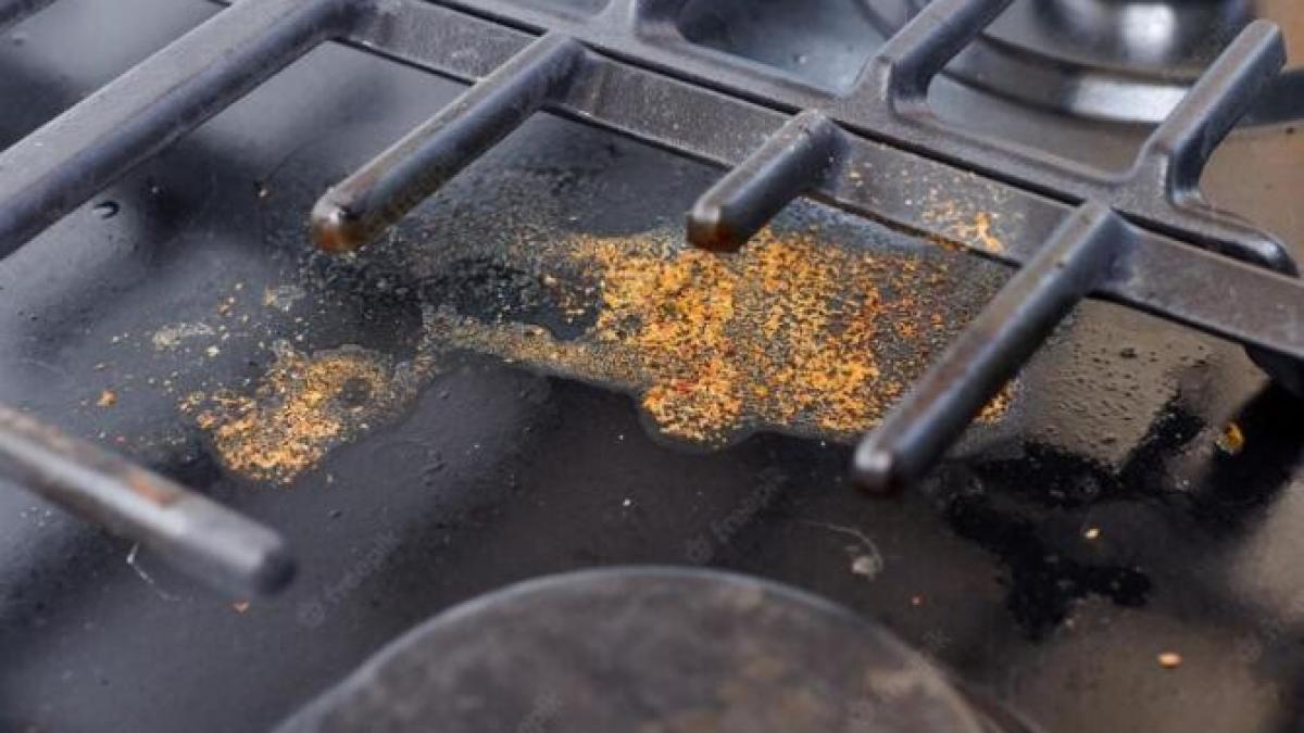 secretul-gospodinelor-cu-experienta-pentru-a-proteja-aragazul-de-murdarie--grasimi-si-zgarieturi_79396400